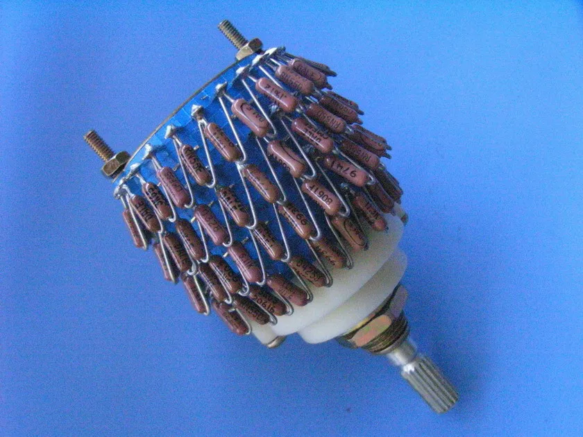 

1pcs Dale 24 Step 4 channel 50K Volume potentiometer 4X 50K