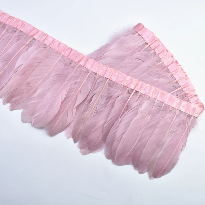 

Wholesale 2 Meters Leather Powder Goose Feathers Trims Real Geese Feathers for Crafts Fringes Ribbons Skirt Decorative Clothing