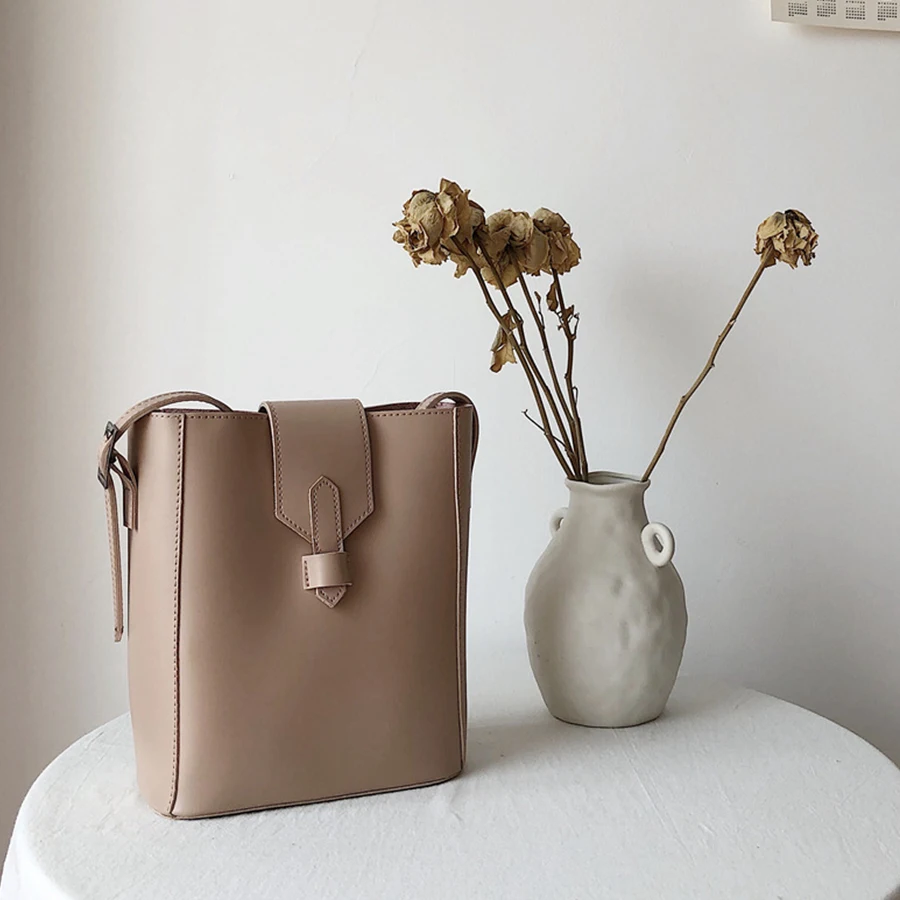

Casual pu solid color bucket bag women's Messenger bags Exquisite shoulder strap composite shoulder bag Chic flip crossbody bags
