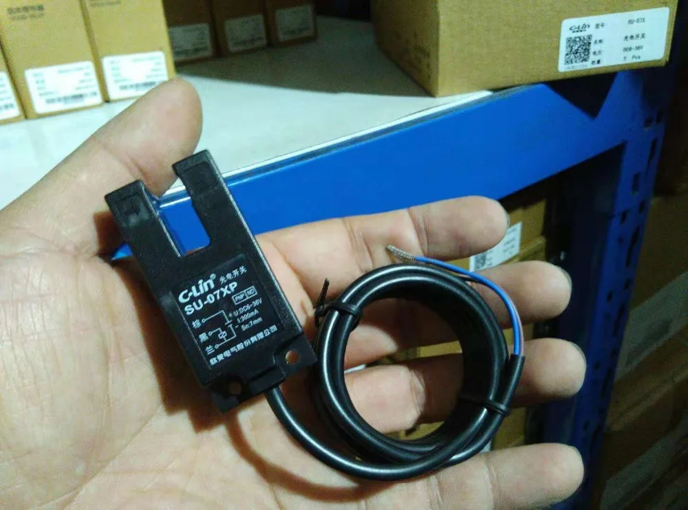 

Brand new original authentic C-Lin SU-07XP DC three-wire PNP normally open type slot photoelectric switch