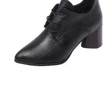 

2018 new pointed small shoes women wild England wind retro thick heels.