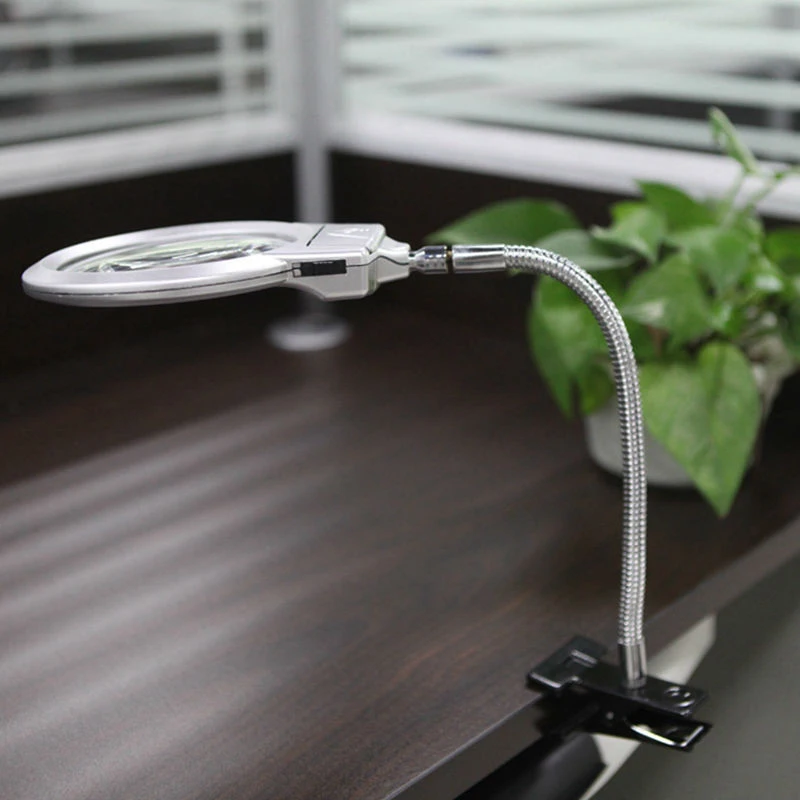 5X 24MM LED Illuminating Magnifier 06