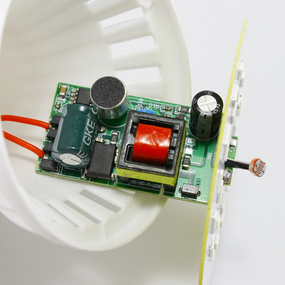 Светодиодный светильник с интеллектуальным звуком и пассивным датчиком движения E27 220 В 3 Вт 5 Вт 7 Вт 9 Вт 12 Вт автоматическая Сенсорная лампа для ночной лестницы коридора