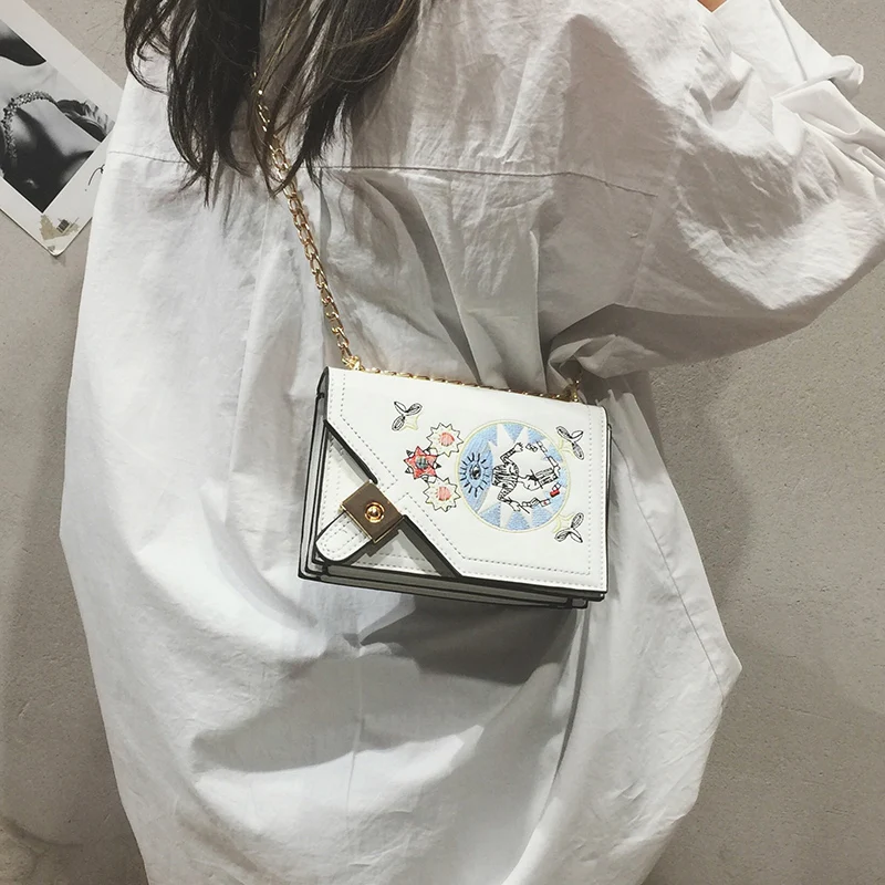 

Summer female 2018 new mini girls small bag embroidery chain bag shoulder Messenger bag female