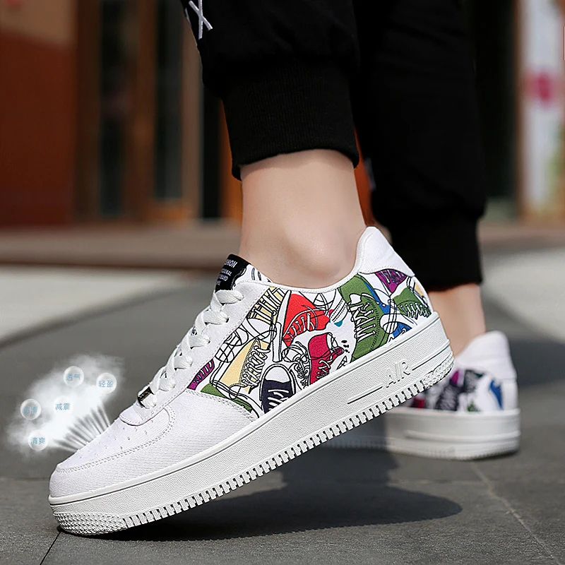 

Men's Vulcanize Shoes Lace-up Fashion Printed Canvas Shoes Spring Autumn Flats Black White Leisure Shoes Male Sneakers 2019 New