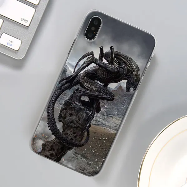 Alien vs Predator Phone Case for Apple iPhone X XR 7 8 Plus 6 6s Plus XS MAX SE 11 Pro Max Phone Case Coque - Цвет: 02