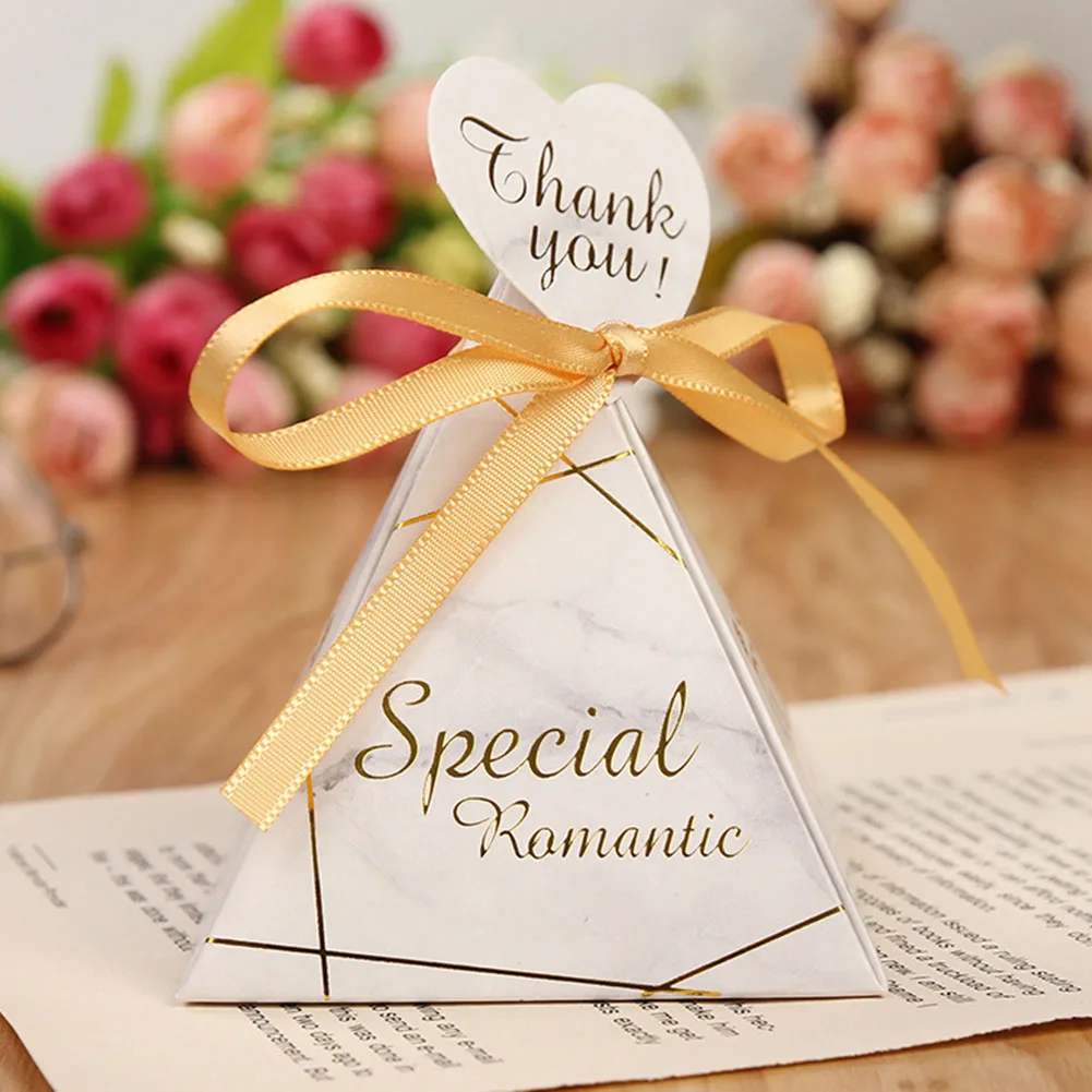 

50pcs/set Triangular Candy Box Wedding Favors Gifts Boxes Candy Bags for Guests Wedding Decoration Baby Shower Party Supplies