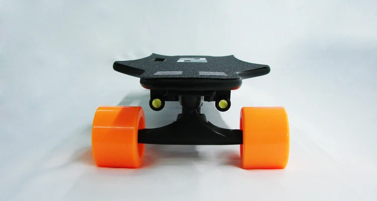 Flash Deal 2018 New 4 Wheel SUV Electric Skateboard 500W 4.8ah electric Scooter Dual Motor with Remote Controller 3