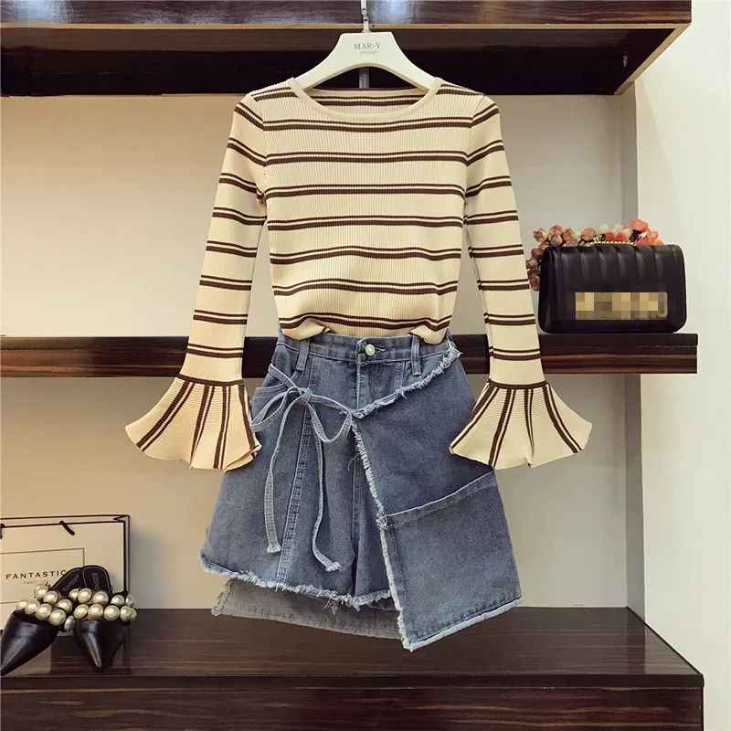 

2019 Fall New Fashion Women's Long Flare Sleeved Striped Knitted Sweater + High Waist Denim Shorts Two Pieces Culottes Set