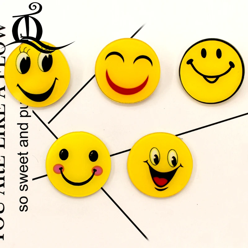 

1PCS MIX beautiful face Cartoon Icons on The Pin Kawaii Icon Badge Bacges on Backpack Badges for Clothing Acrylic Badges 24