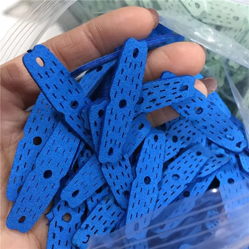 

20pcs Outdoor Hunting Sling Shots Catapults Accessories Band Pouches cow Leather Slingshots Pouches with Center Hole