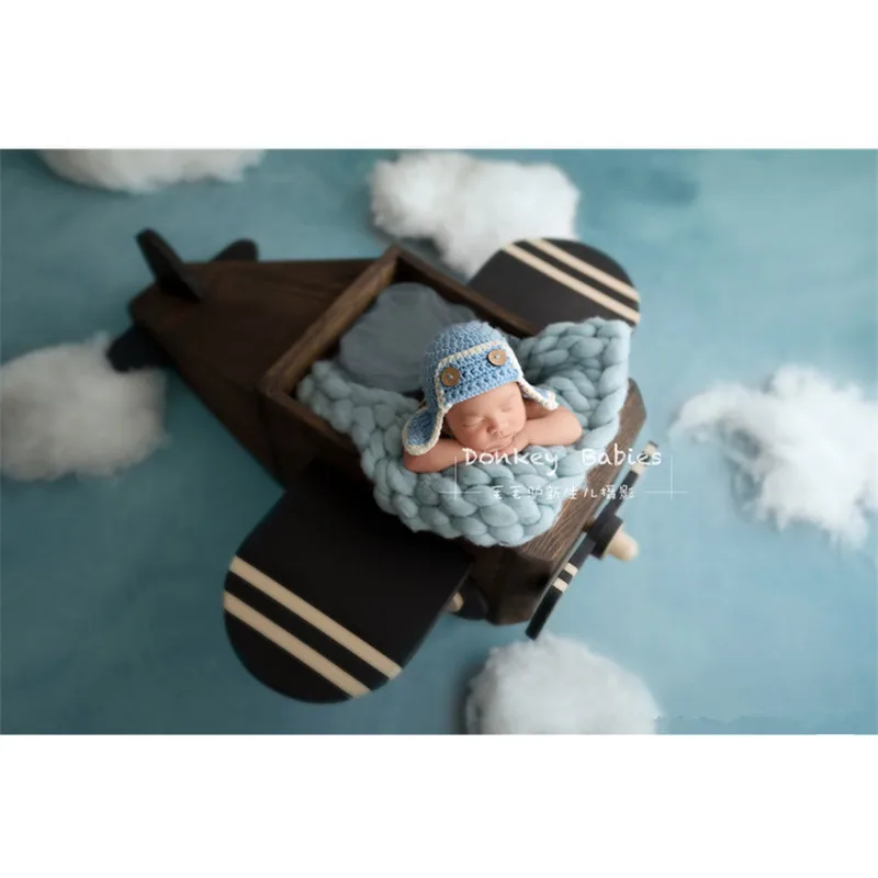 Newborn Photography Props Boy Pilot Theme Backdrop Flokati Newborn Posing Sofa Solid Wood Retro Plane Exterior Foto Props Baby