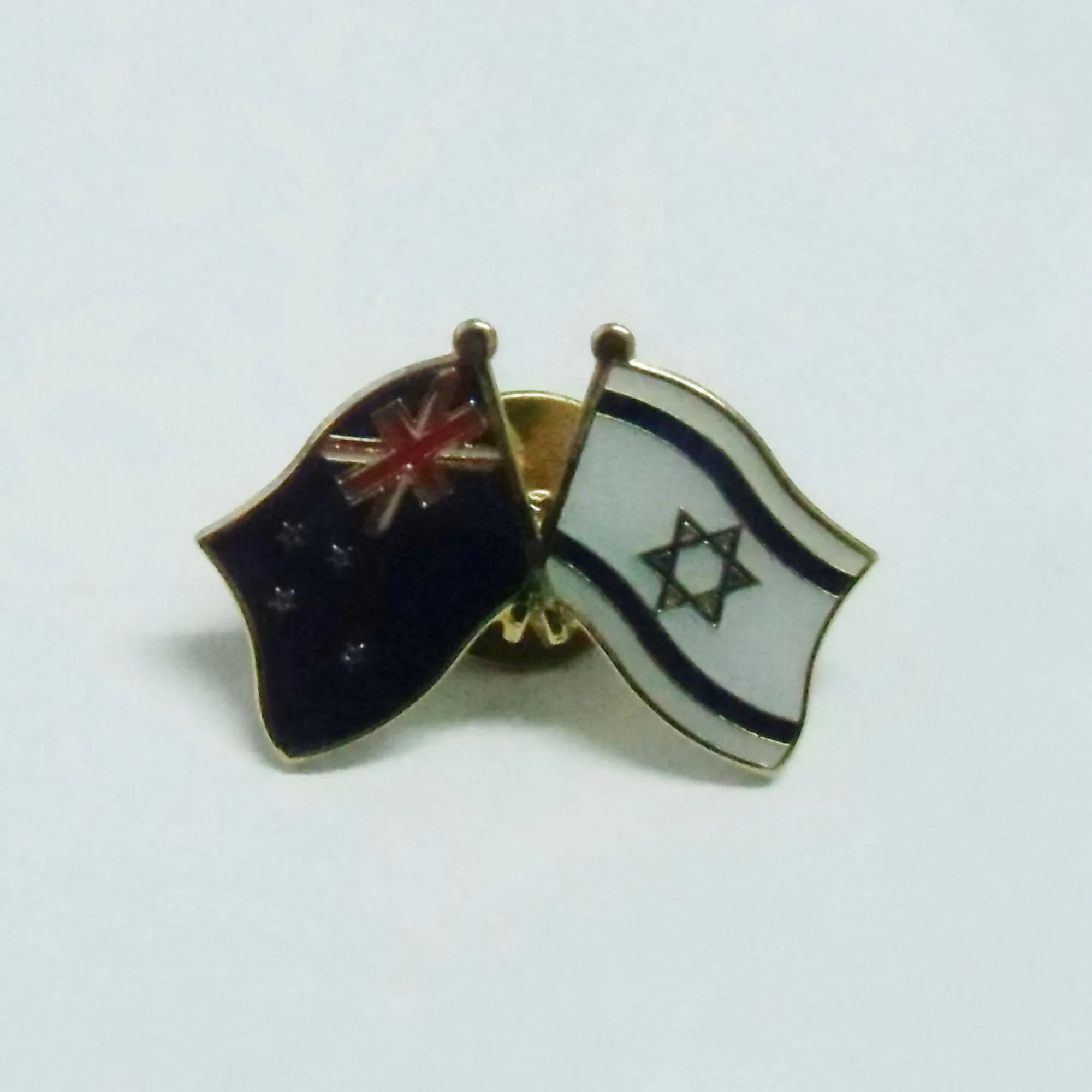 

customized metal enamel lapel pin flag pin Badges of cooperation between the two countries