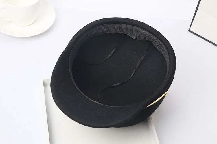 QDKPOTC Fedoras, высокое качество, модная шерстяная фетровая декоративная металлическая цепь, черная шляпа, женская шляпа Fedoras с плоским верхом, шапка для верховой езды