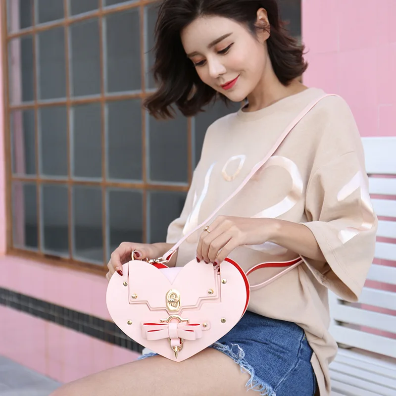 2018 популярная модная сумка в форме сердца с бантом и крыльями Сумка заклепками