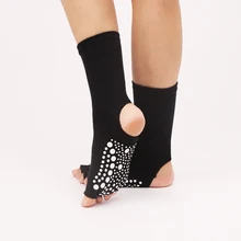 Женские носки для йоги, Женские Балетные танцевальные носки, нескользящие спортивные хлопковые носки с лентами, носки для фитнеса на каблуке, носки до колена