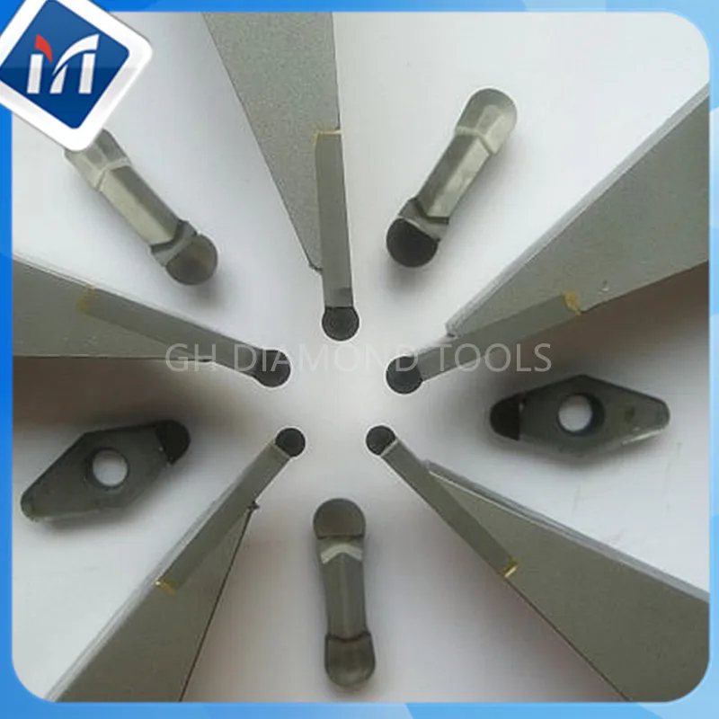 

PCD Diamond Wheel Hub Turning tool aluminum alloy wheel hubs Cutter inserts SIZE R3 or R4X25X L150