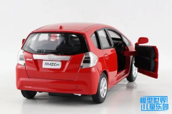 Совершенно новая UNI 1/36 масштабная модель автомобиля игрушки HONDA FIT литая под давлением металлическая модель автомобиля для подарка/детей/коллекции