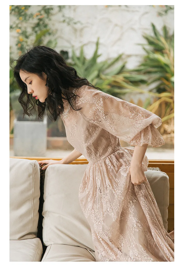 Ubei весеннее Новое винтажное платье во французском стиле с расклешенными рукавами, женское платье с высокой талией, тонкое кружевное длинное платье высокого качества