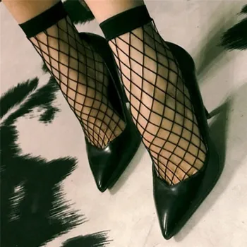 

1Pair Women Sexy Black Fishnet Wild Lace Ruffle Female Short Ankle Socks Fishnet Thin Women Short Paragraph Hollow Fishnet Gift