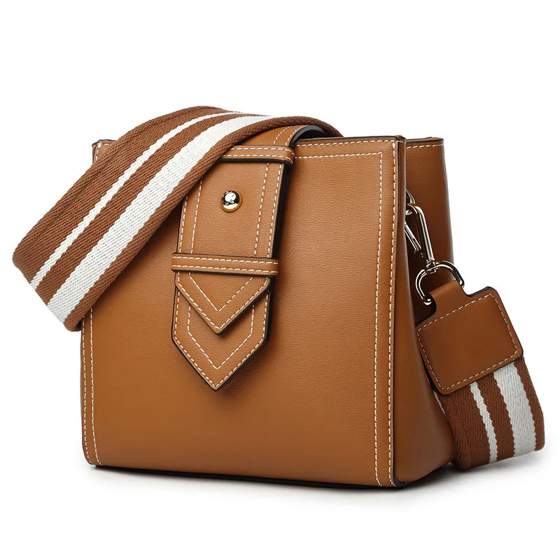 Large-capacity envelope design bucket bag Pure color feel delicate plump advanced fabric Multi-function women messenger bags