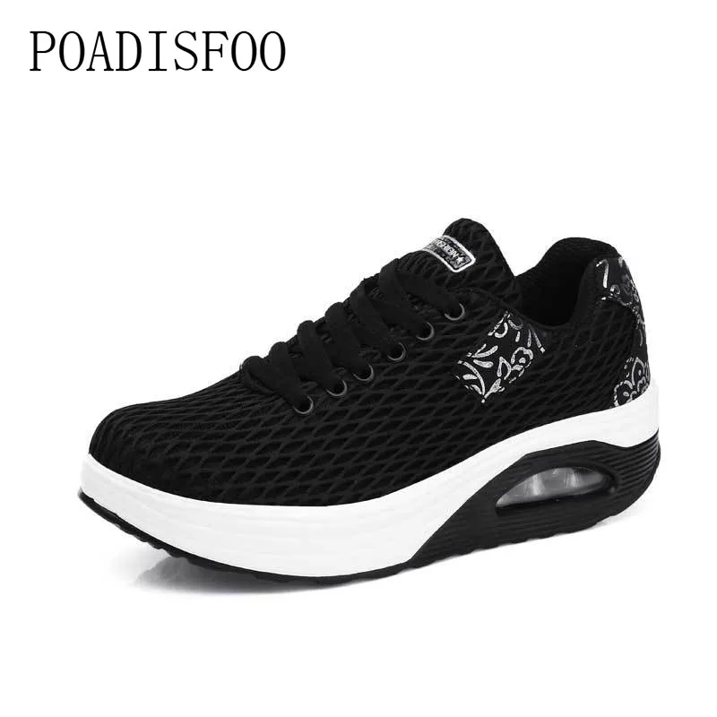 Koop POADISFOO 2018 Lente Nieuwe Ademende Schudden Schoenen Vrouwen Mode Sportschoenen Mesh Dikke Bodem schoenen. LCH YB8302
