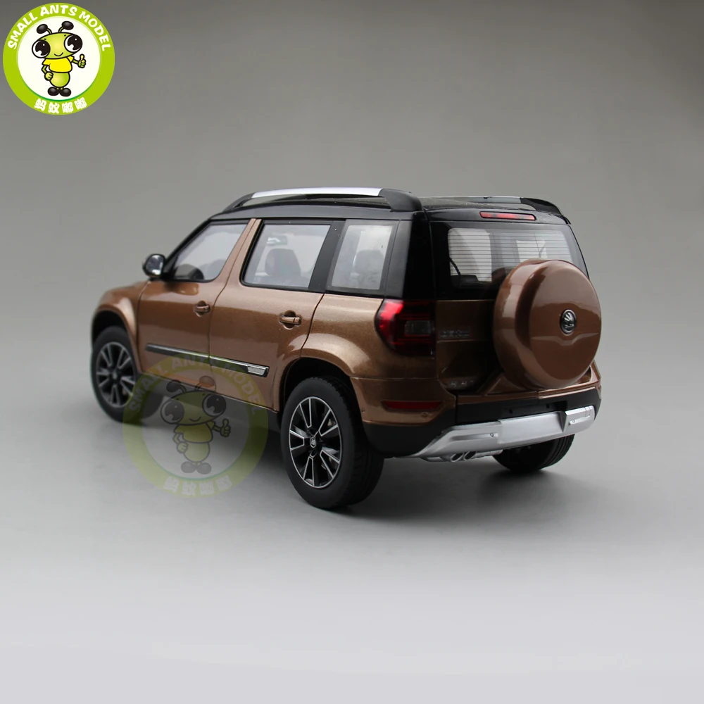 1/18 Skoda Yeti SUV литая модель металлическая модель автомобиля SUV подарок коллекция хобби коричневый