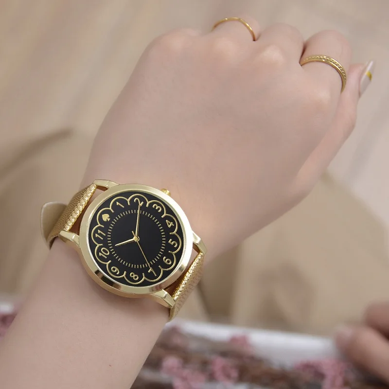 

2019 New Fashion Ladies Casual Fashion Watch Retro Trend Alloy Quartz Watch High-end Watches