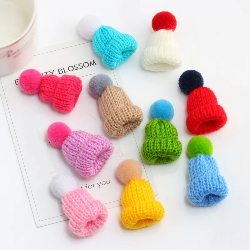 

23 Colors Cute Kpop Hats Brooches Pins Mini Knit Hairball Brooch Bag Coat Sweater Badge Creative Scarf Hat Pin Women Accessories