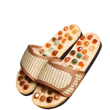 

The new summer 2017 Pebbles massage slippers Take a shower Foot, foot massage non-slip breathable female sandals 35-44 yards