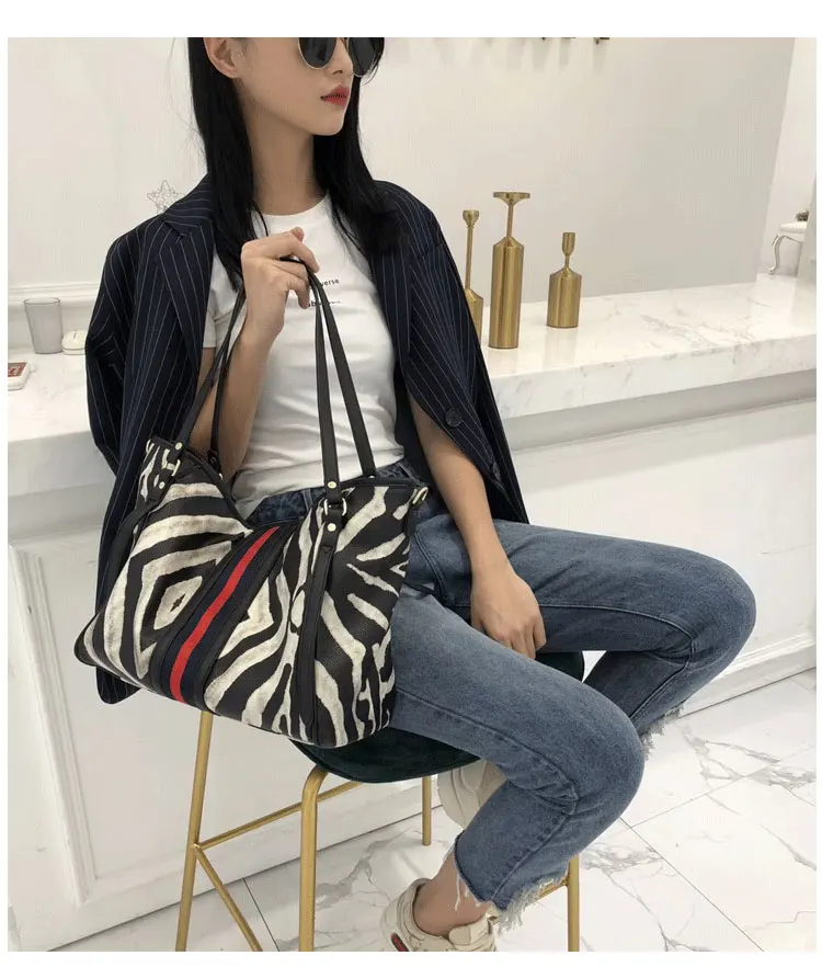 stylish-female-big-handbag-leisure-shoulder-bag-women-black-zebra-grain-large-capacity-pu-leather-bag-for-girls-tote-(6)
