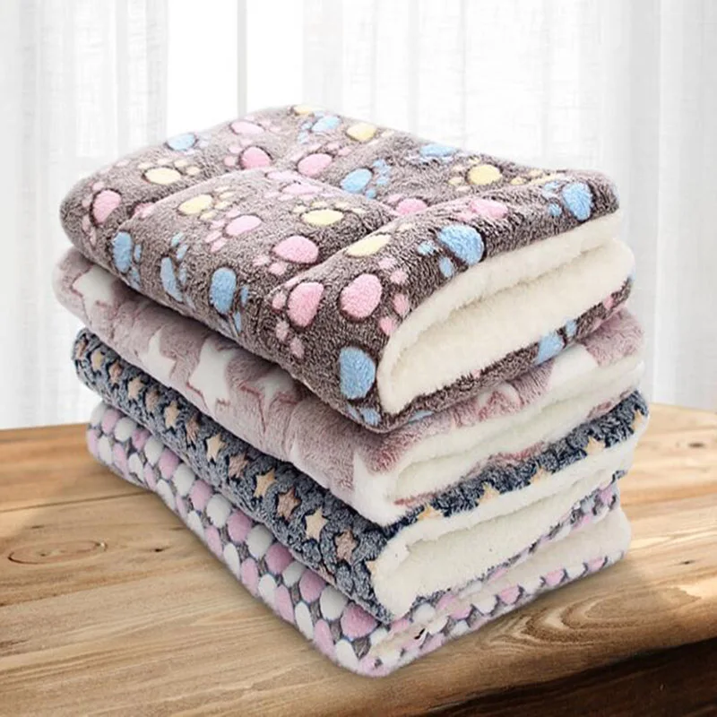 

Pet Mat Thickening Warm Autumn And Winter Cat Dog blanket Anti-slip Cushion Several Patterns Available For Dogs DB824