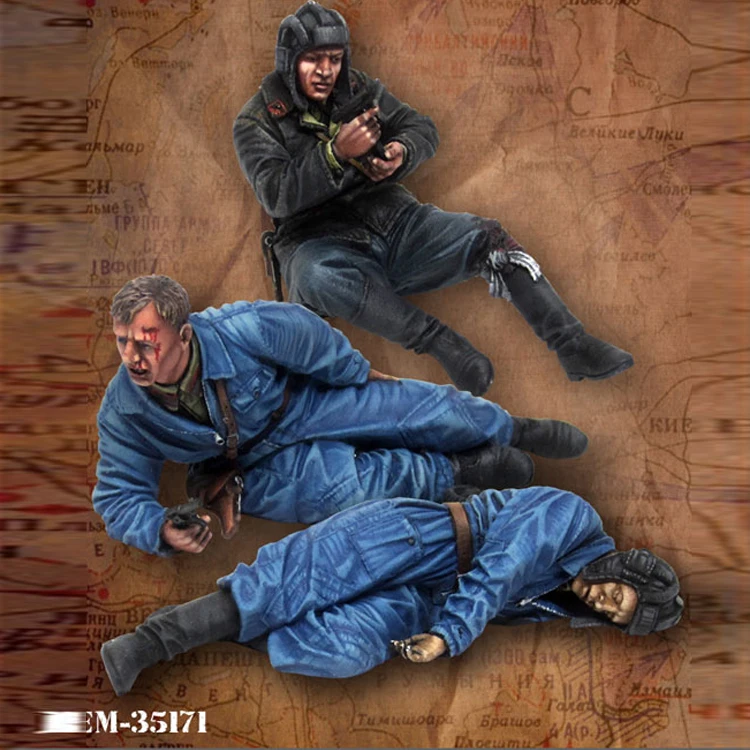 

1/35 Soviet Tank Crew ( 1939 - 1943 ), Resin Model Soldier GK, World War II military theme, Unassembled and unpainted kit