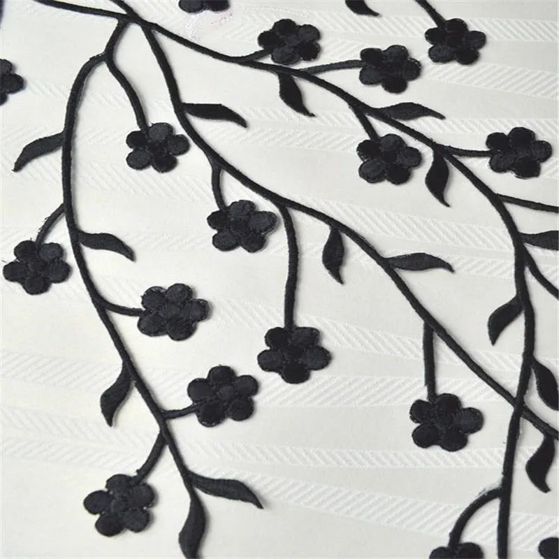 DoreenBeads вышитый цветок сливы патчи железная аппликация для одежды сумки черный золотой серебряный цвет 35 см 1 шт - Цвет: Black