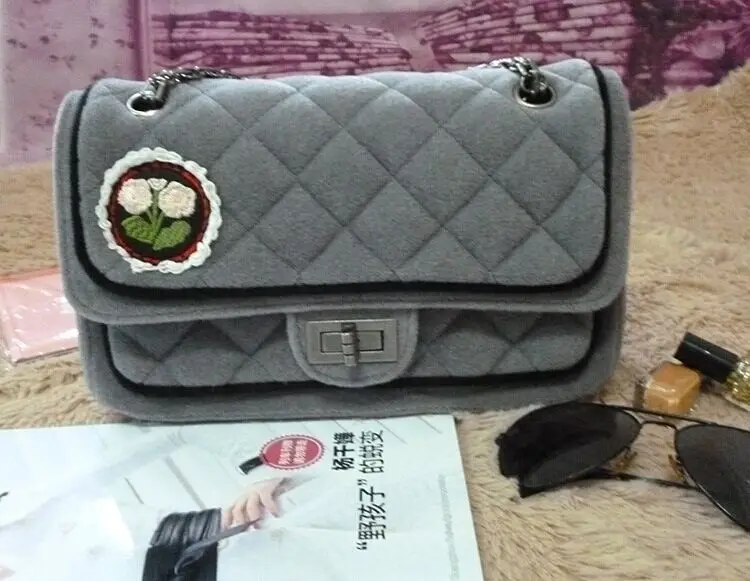 

Small flowers embroidered suede Lingge chain bag, new winter woolen shoulder messenger bag, high quality luxury ladies bags hasp