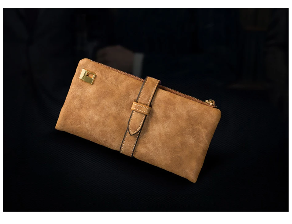 2 women handbag
