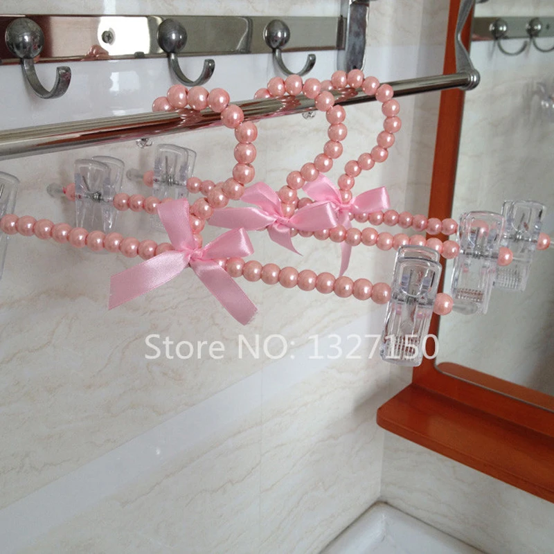 saia de plastico rosa