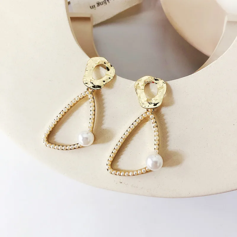 

Classic Metal Geometric Women Dangle Earrings Triangular Irregular Geometric Pearl Earrings Bohemian Drop Earrings