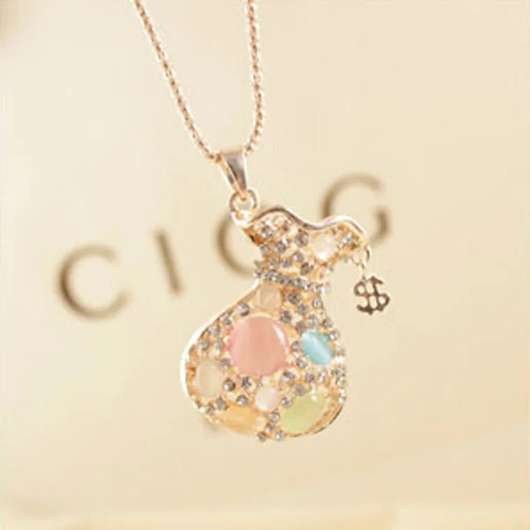 

2019 Winter sweater chain inlaid cat's eye money bag hundreds of long lucky bags pendant autumn winter female jewelry wholesale