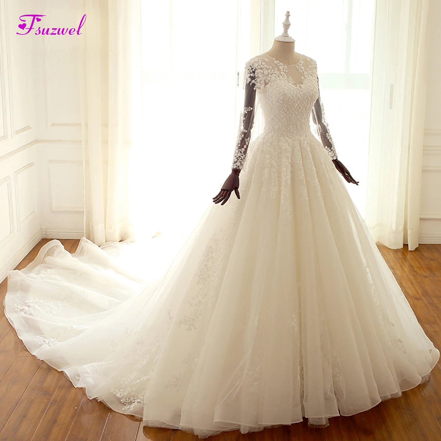 

Melice Glamorous Appliques Long Sleeve Chapel Train A-Line Wedding Dress 2019 Delicate Beaded O-neck Bride Gown Vestido de Noiva