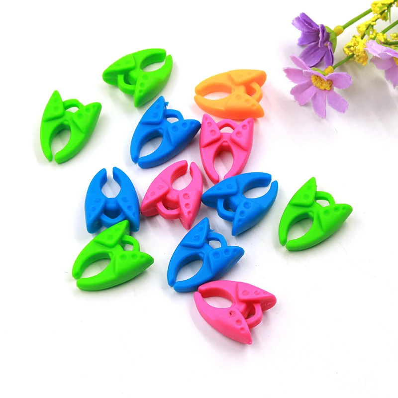 

3pcs Colorful Sewing Bobbin Clips Silicone Thread Clips Spools Bobbin Holder Clamps Holders DIY Sewing Storage Supplies Tools