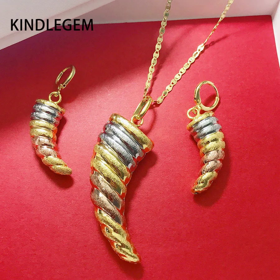 

Pairs Designer Romantic Charms 3 Color Jewelry Set Rose 750 Gold Silver Earrings Necklace Pendant For Women High Quality Vacuum