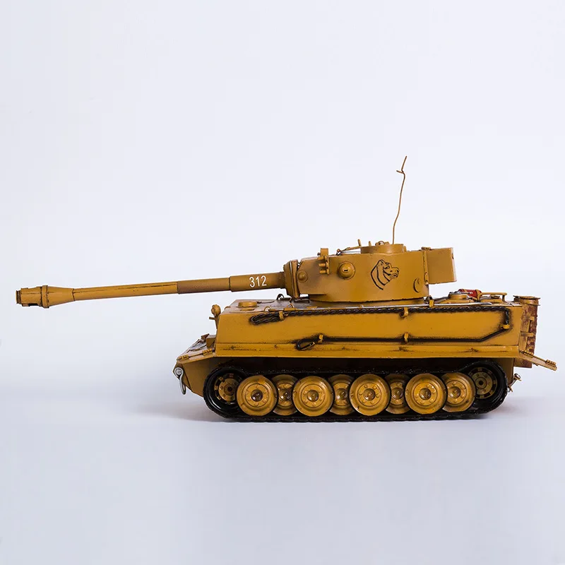 الأمريكية الرجعية المعادن المصفحة نموذج تابوت خزانة تلفزيون المنزل مقهى متجر الملابس الناعمة الزينة