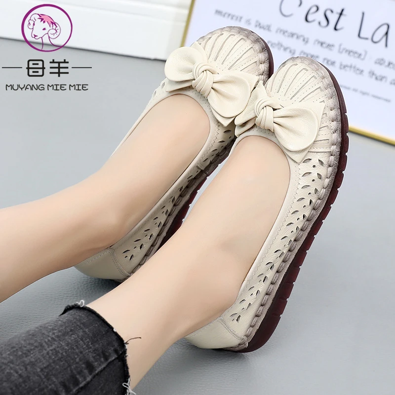 Cena MUYANG letnie buty damskie sandały oryginalna skóra miękka Hollow mieszkania sandały damskie łuk oddychające damskie buty