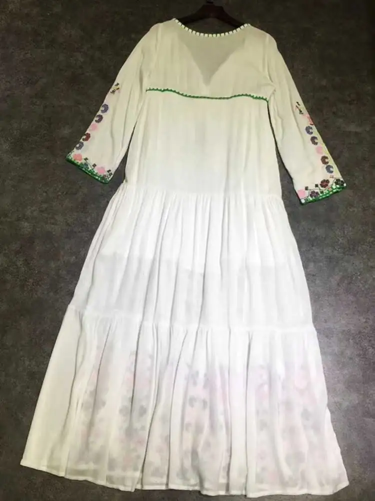 Длинное платье цветочной вышивкой с длинным рукавом Белое платье Винтаж женские зимние сапоги с бахромой и Boho элегантный стиль платья vestidos E21