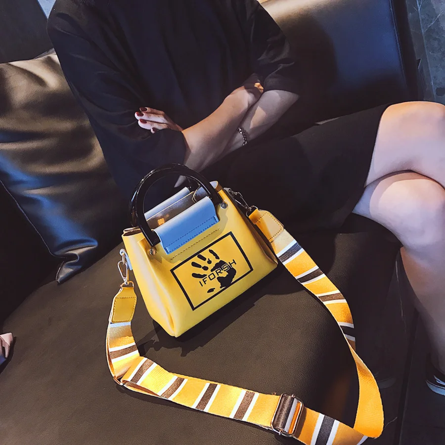 

Strip Wide Strap Women Shoulder Bags Acrylic Handle Woman Hanbags Cartoon Print Crossbody Bag Luxury Pu Buckets Small Flap Purse