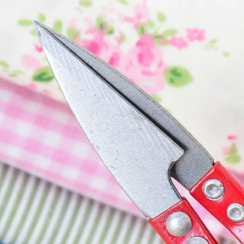 1Pcs U-shaped Mini Scissors For Fishing Sewing Scissors Nippers Fish Use Scissors Fishing line cutter tools Random Color ZB219