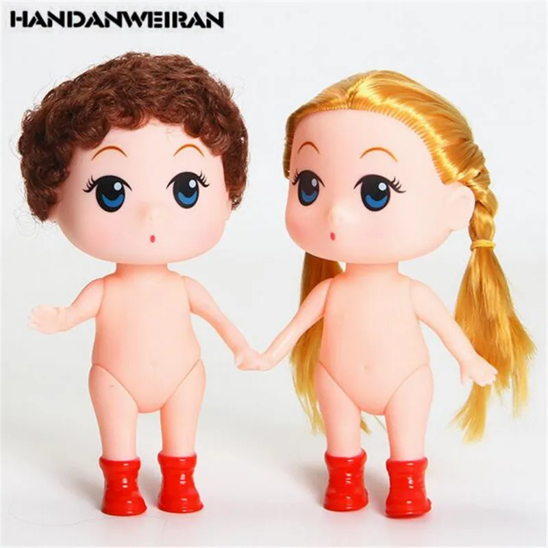 muñecas con cabeza grande y cuerpo pequeño