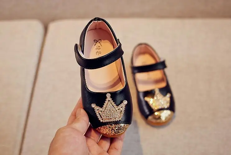 Осень Новые детские кожаные туфли Повседневное девушки принцесса плоская подошва обувь для вечеринок Мода блестками обувь для детей для