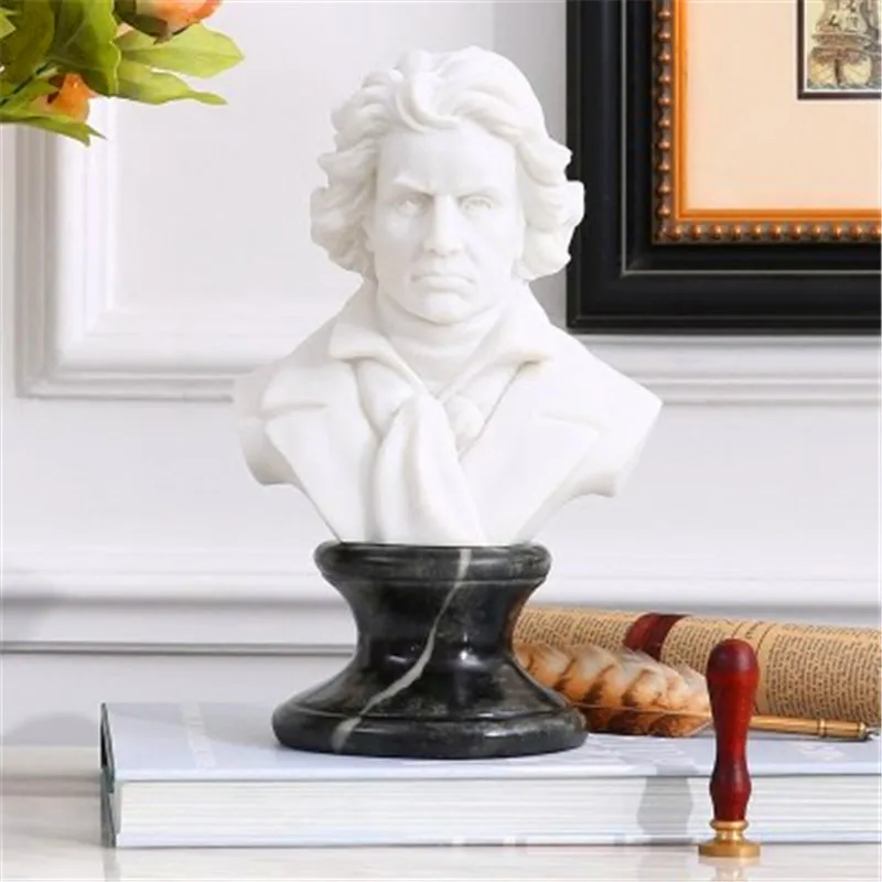 

Pianist Composer Ludwig Van Beethoven BUST Figure Sculpture Imitation White Marble Colophony Crafts Living Room Decoration G1008